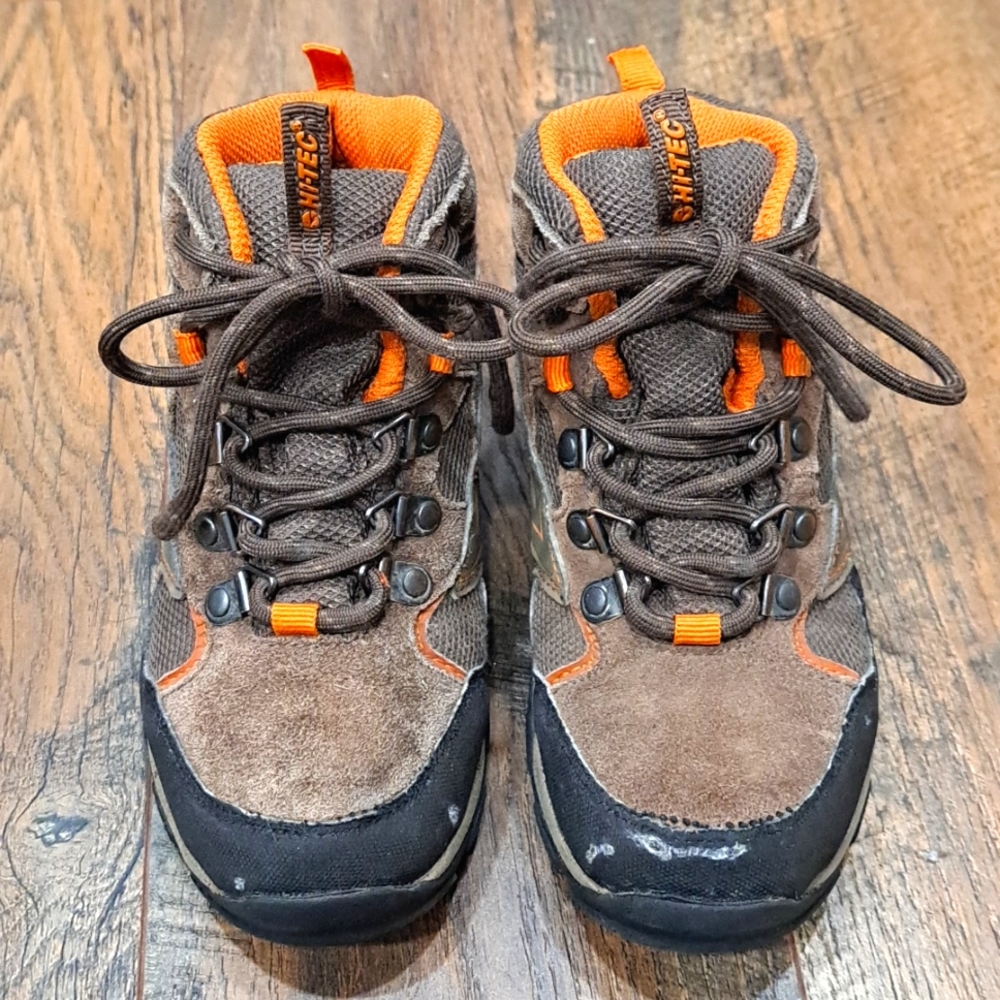 Hi-Tec Hiking Boots Youth * NOT a thrift store find